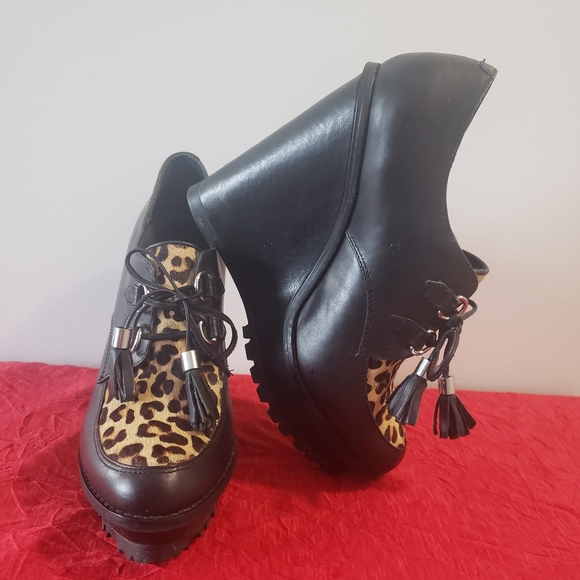 Aldo Creeper style wedge heels.  Size 9/40 - Picture 2 of 5